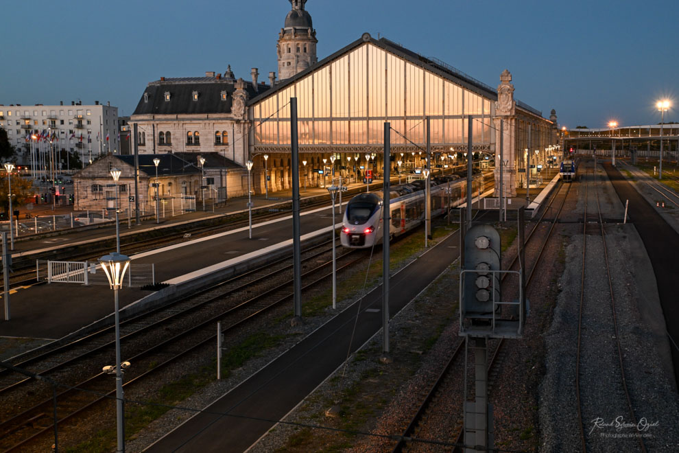 Gare de la Rochelle la nuit